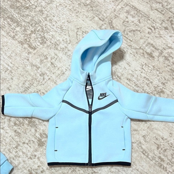 Nike Tech Fleece Tracksuit 18 months - glacier blue - Picture 3 of 8
